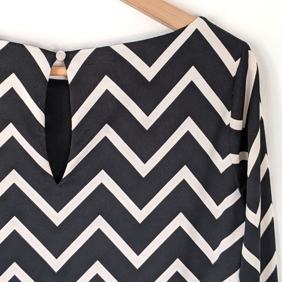 black & off white chevron pattern long sleeve dress, xs - Picture 6 of 12